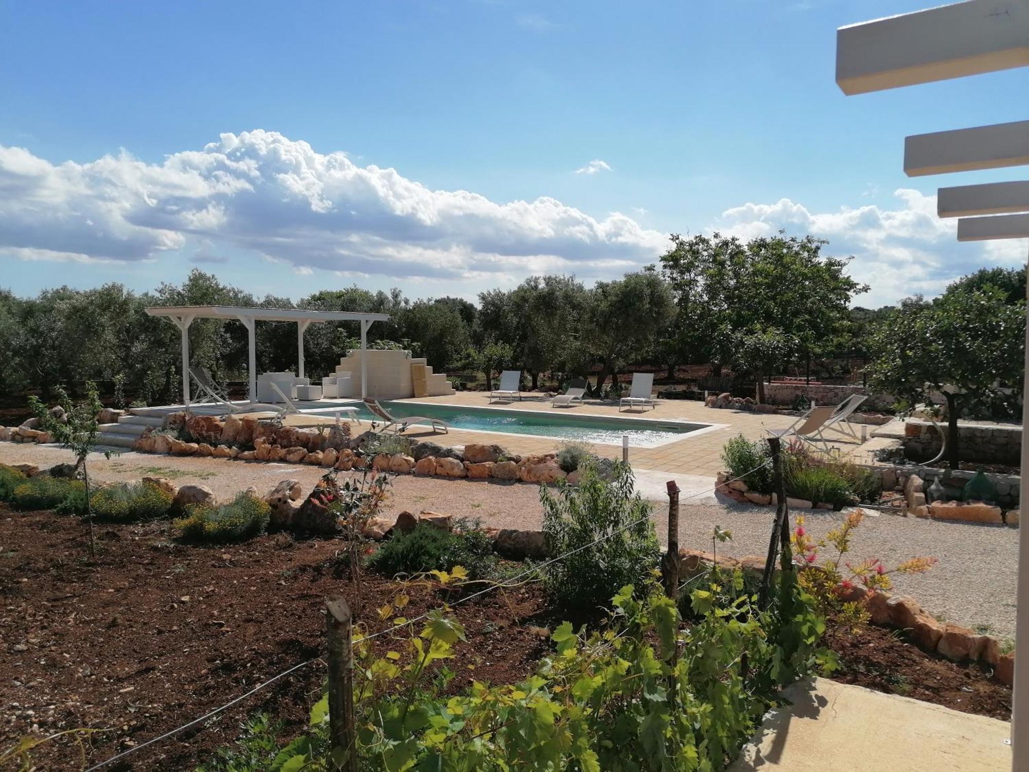 Trullo Del Sol Guest House เชจลีเมสซาปิกา ภายนอก รูปภาพ