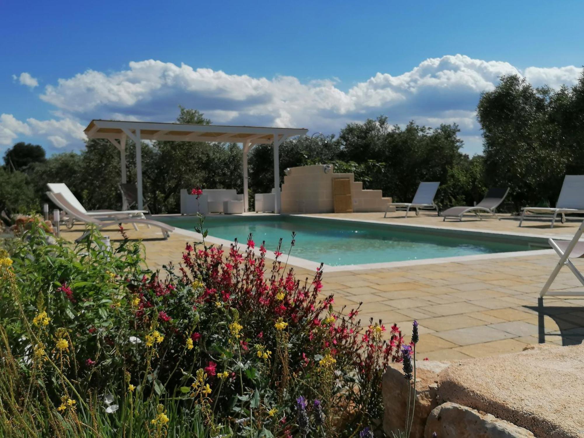 Trullo Del Sol Guest House เชจลีเมสซาปิกา ภายนอก รูปภาพ