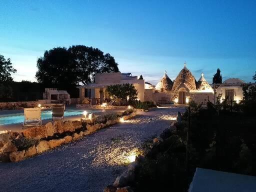 Trullo Del Sol Guest House เชจลีเมสซาปิกา ภายนอก รูปภาพ