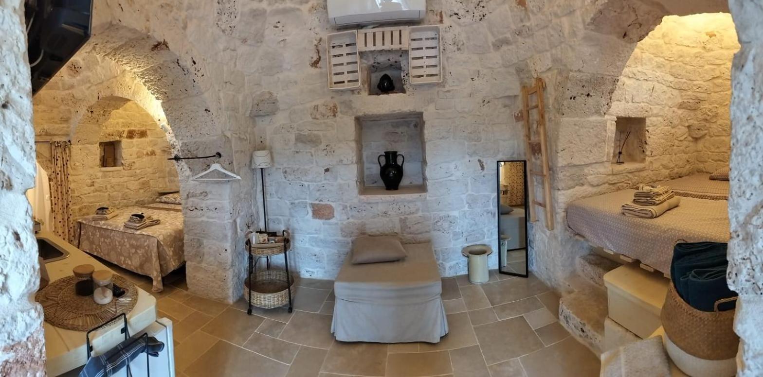 Trullo Del Sol Guest House เชจลีเมสซาปิกา ภายนอก รูปภาพ