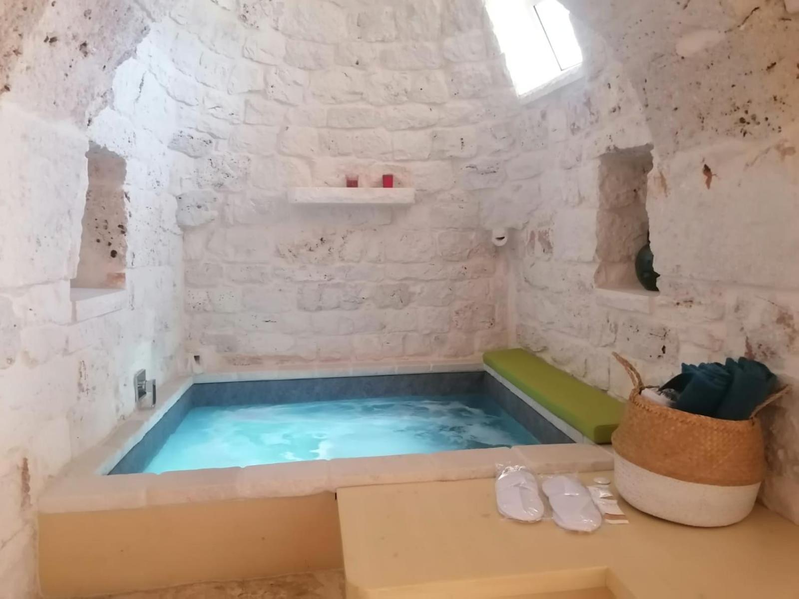 Trullo Del Sol Guest House เชจลีเมสซาปิกา ภายนอก รูปภาพ